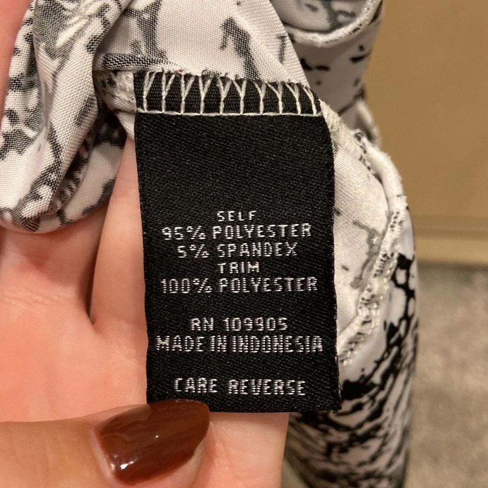 NEW Off the shoulder blouse - Picture 2 of 3